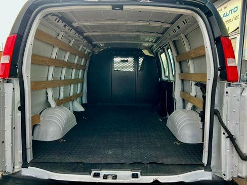 Used 2024 Chevrolet Express 2500 w/ Driver Convenience Package image 7
