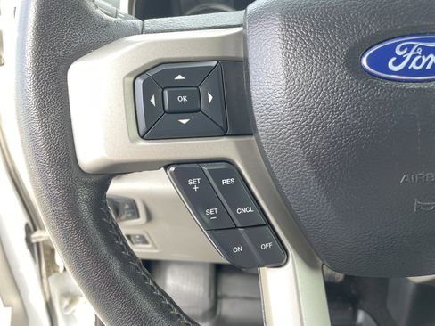 Used 2019 Ford F150 Lariat image 31
