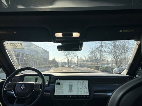 Used 2022 Rivian R1S Launch Edition image 7