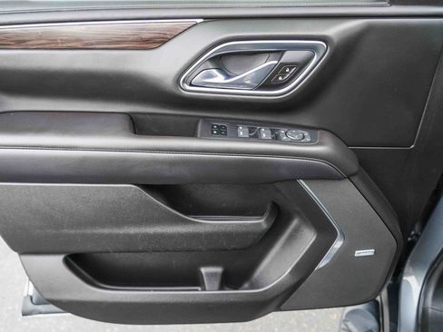 Used 2021 Chevrolet Tahoe Z71 w/ Z71 Signature Package image 21