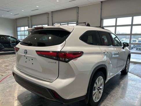 Used 2023 Toyota Highlander Limited image 6