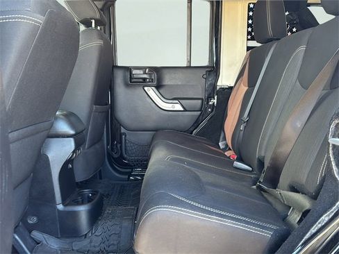 Used 2016 Jeep Wrangler Unlimited Sahara w/ Connectivity Group image 15