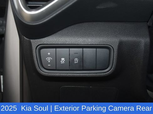 Used 2025 Kia Soul LX w/ LX Technology Package FWD image 9