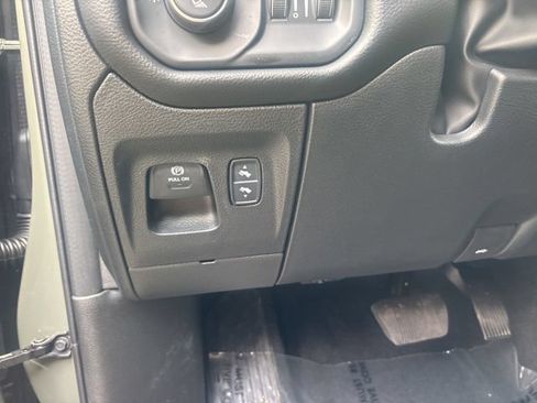 Used 2026 RAM 1500 Laramie AWD/4WD image 7