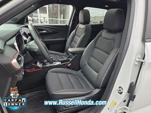 Used 2023 Chevrolet TrailBlazer RS w/ Sun and Liftgate Package image 9