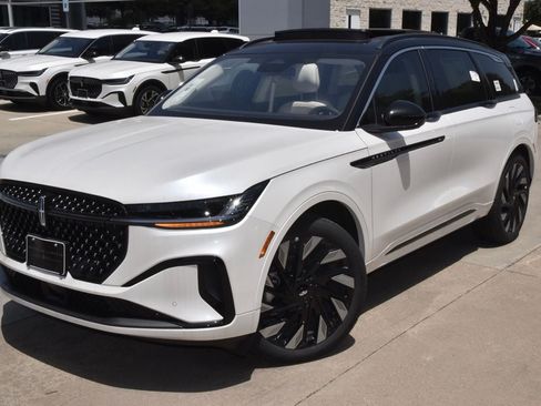 New 2026 Lincoln Nautilus Black Label w/ Jet Appearance Package AWD/4WD image 12