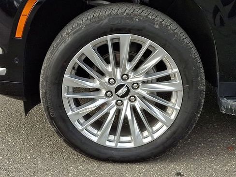 Certified 2025 Cadillac Escalade Premium Luxury image 6