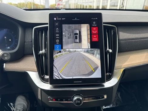 Used 2025 Volvo XC90 B6 Plus AWD/4WD image 25