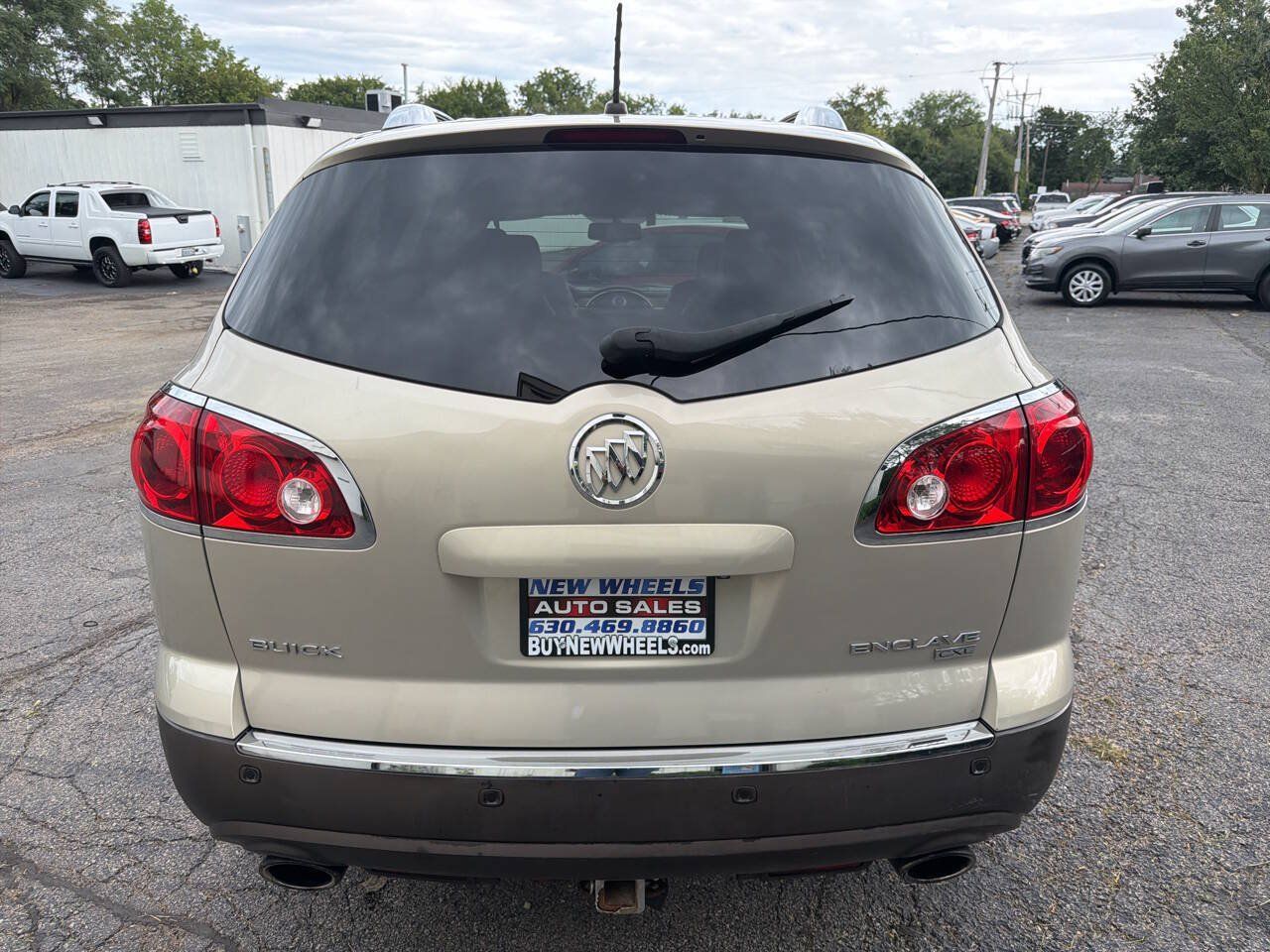 Used 2011 Buick Enclave CXL FWD image 5