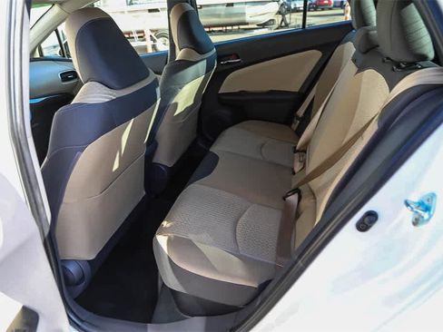 Used 2016 Toyota Prius Three image 15