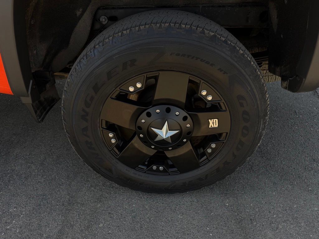 Used 2020 Chevrolet Colorado LT w/ LT Convenience Package RWD image 8