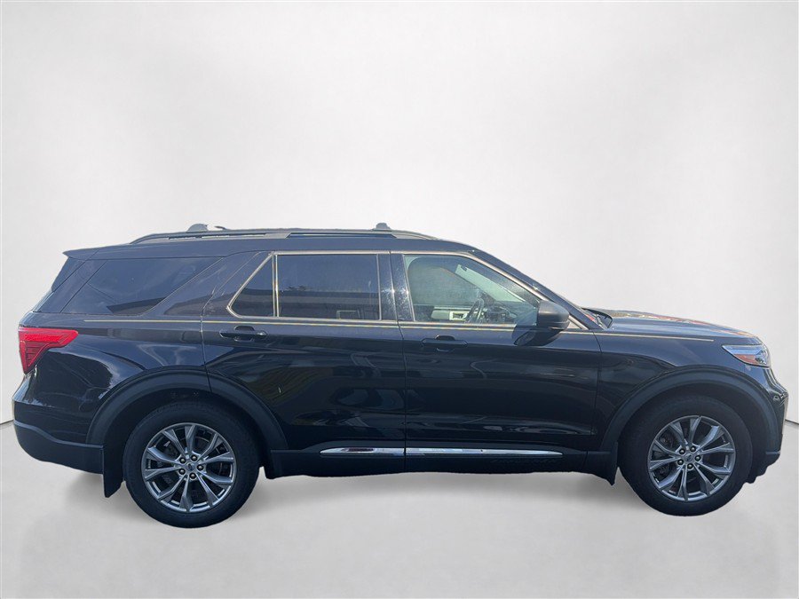 Used 2021 Ford Explorer XLT w/ Equipment Group 202A AWD/4WD image 6