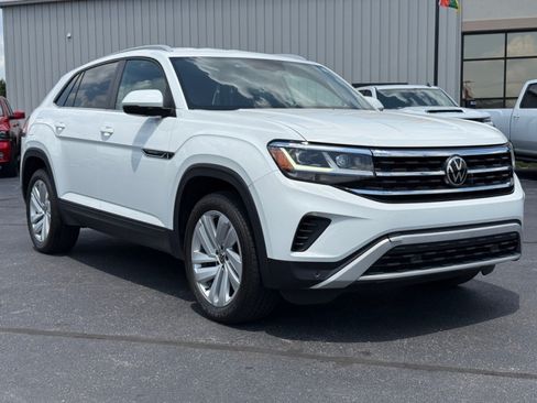 Used 2022 Volkswagen Atlas Cross Sport SE AWD/4WD image 2