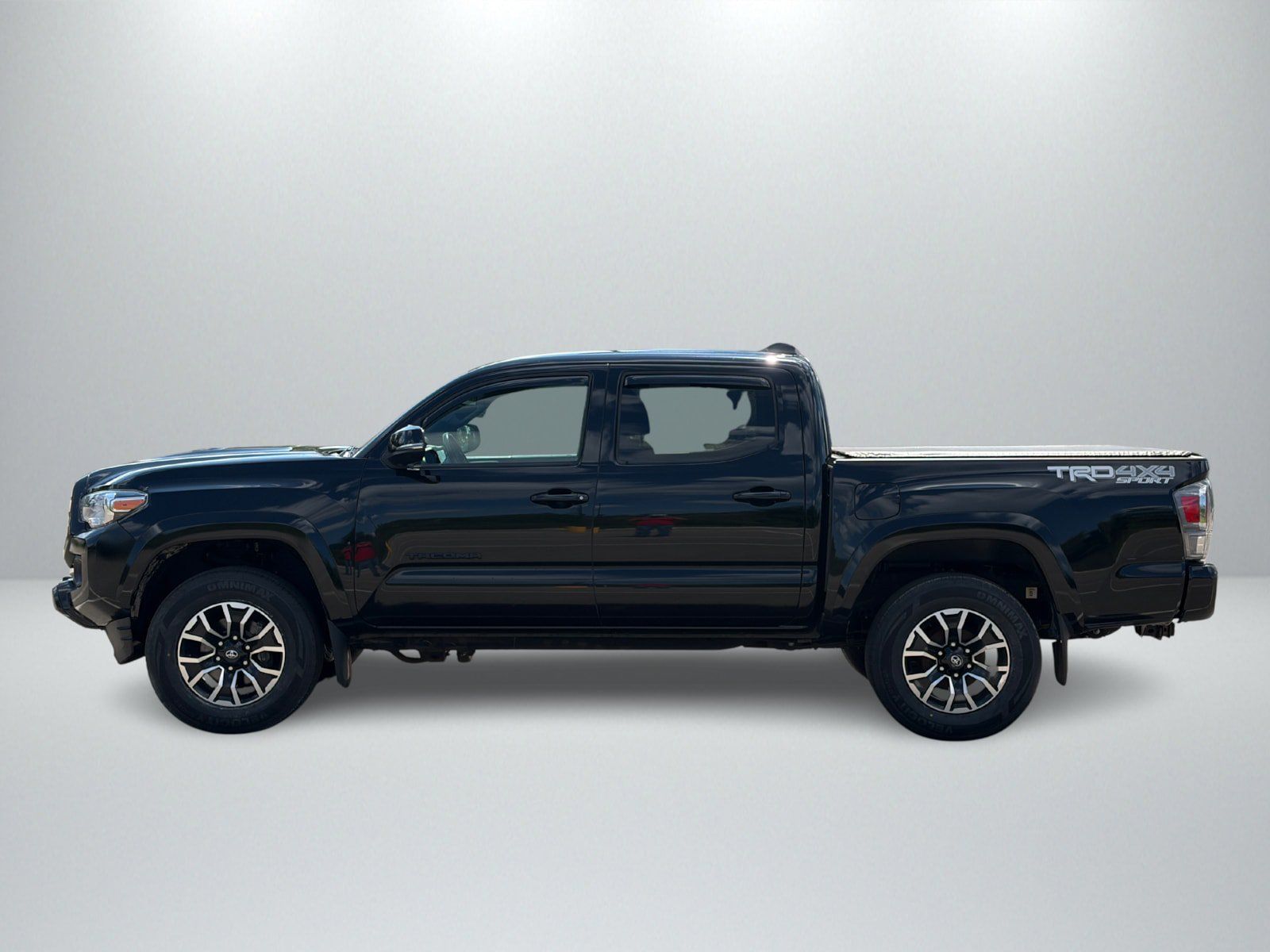 Used 2022 Toyota Tacoma TRD Sport w/ Technology Package AWD/4WD image 2