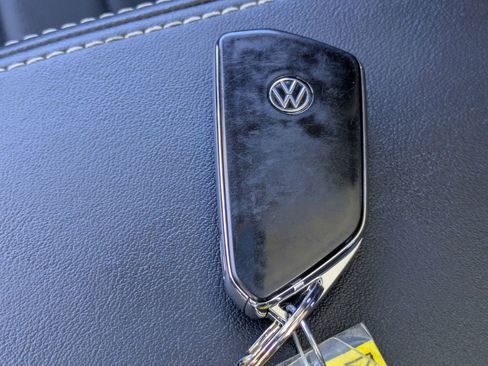 Used 2025 Volkswagen Atlas SEL AWD/4WD image 27