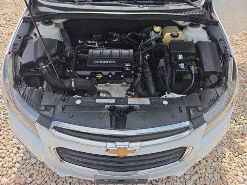 Used 2016 Chevrolet Cruze LT FWD image 13