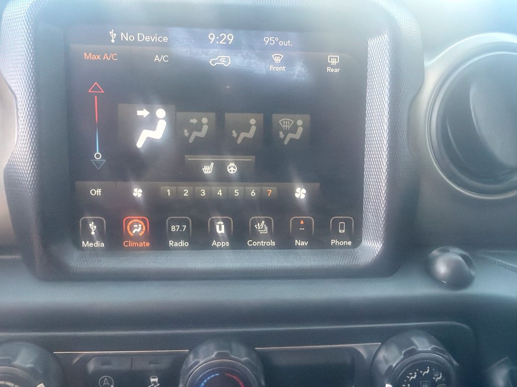 Used 2018 Jeep Wrangler Unlimited Sport S AWD/4WD image 6