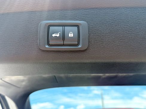 Used 2023 Mitsubishi Outlander SEL AWD/4WD image 17