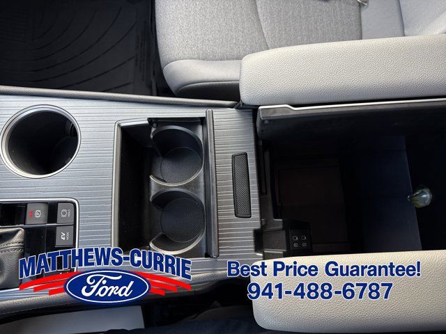 Used 2025 Toyota Sienna LE w/ LE Plus Package FWD image 20