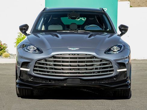 Used 2025 Aston Martin DBX 707 image 7