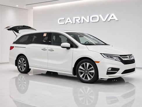 Used 2015 Honda Odyssey Touring Elite image 1