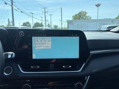 Used 2025 Chevrolet Equinox LT AWD/4WD image 20