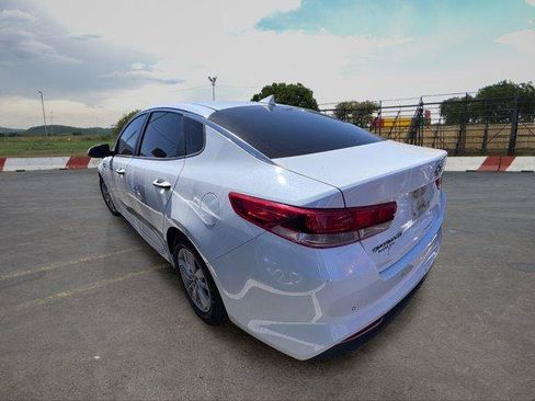 Used 2018 Kia Optima LX FWD image 4