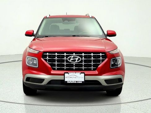 Used 2023 Hyundai Venue Limited FWD image 2