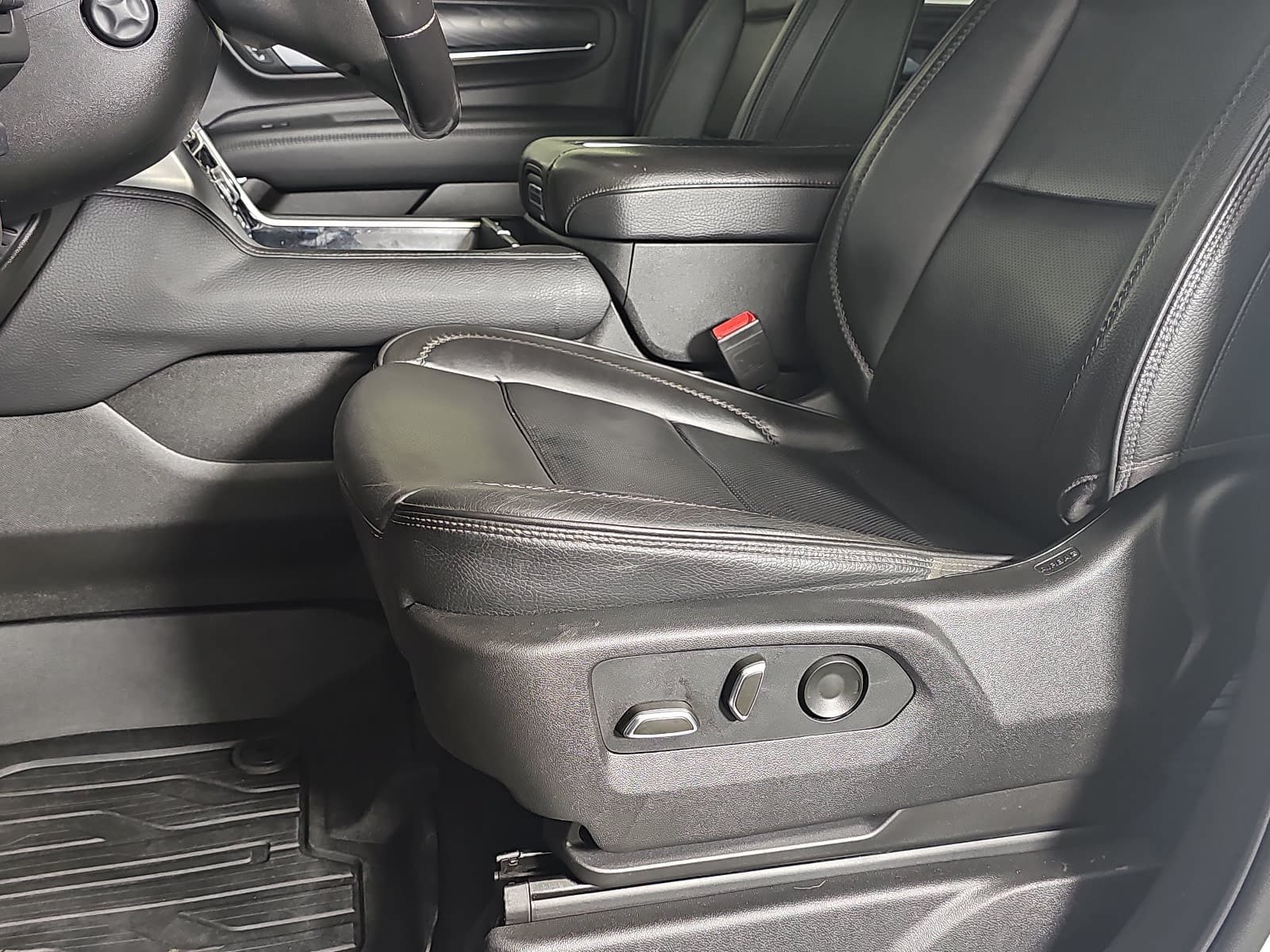 Used 2022 GMC Yukon XL Denali w/ Max Trailering Package AWD/4WD image 17