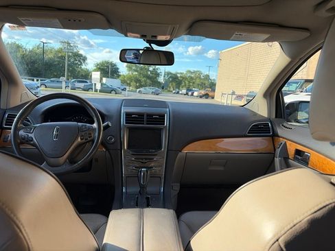 Used 2012 Lincoln MKX AWD image 7