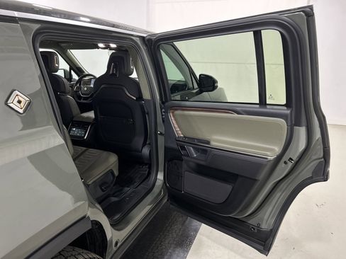 Used 2023 Rivian R1S Launch Edition image 19