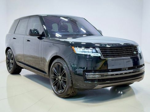 Used 2023 Land Rover Range Rover SE image 11
