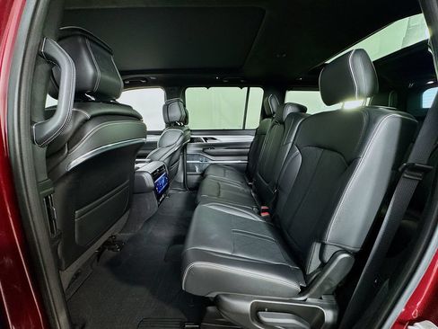 Used 2023 Jeep Grand Wagoneer Series II w/ Flexible Seating Group AWD/4WD image 10