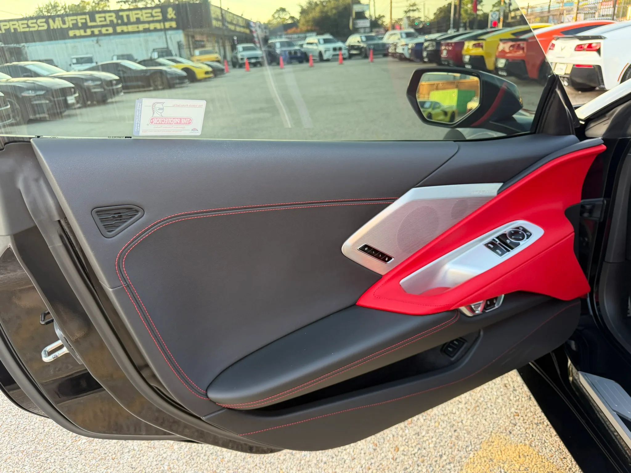 Used 2020 Chevrolet Corvette Stingray Preferred Cpe w/ 2LT Preferred Equipment Group RWD image 18