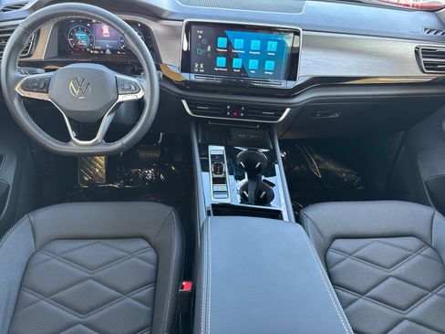 Used 2025 Volkswagen Atlas Cross Sport SE FWD image 15