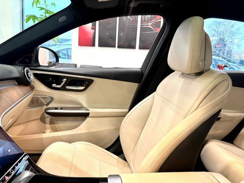 Used 2022 Mercedes-Benz C 300 4MATIC Sedan w/ Exclusive Trim Package image 13