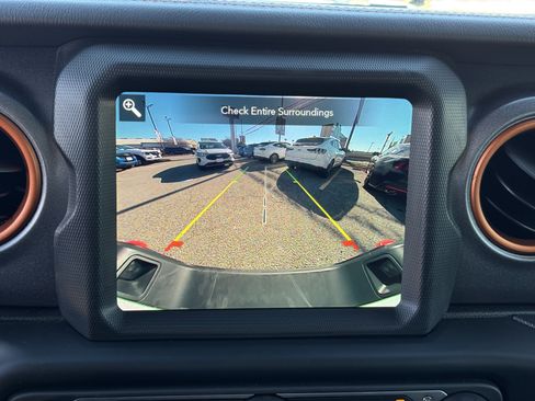 Used 2023 Jeep Gladiator Mojave w/ Cold Weather Group image 24