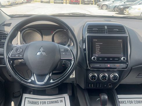 Used 2022 Mitsubishi Outlander Sport ES FWD image 9