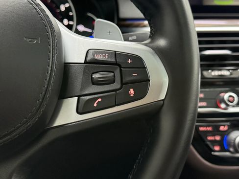 Used 2019 BMW 540i w/ M Sport Package image 19
