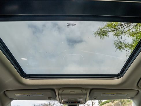 Used 2017 Cadillac XT5 Luxury w/ Driver Awareness Package image 26