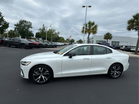 Used 2024 Volvo S60 B5 Core FWD image 12