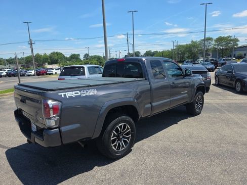 Certified 2020 Toyota Tacoma TRD Sport w/ TRD Premium Sport Package AWD/4WD image 4