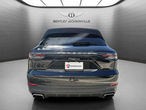 Used 2022 Porsche Cayenne image 11