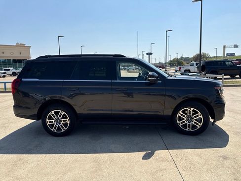Used 2025 Ford Expedition Active AWD/4WD image 17