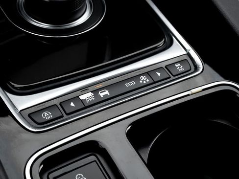 Used 2020 Jaguar F-PACE R-Sport image 31