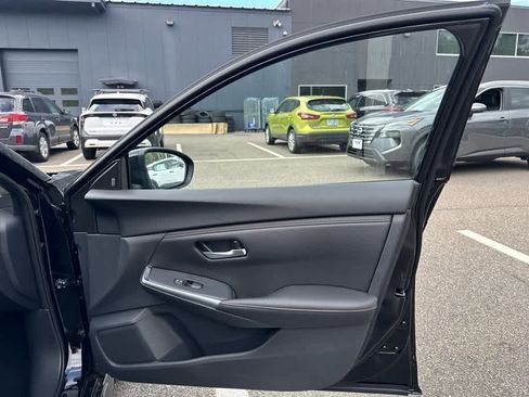 New 2025 Nissan Sentra SR w/ Trunk Package image 25