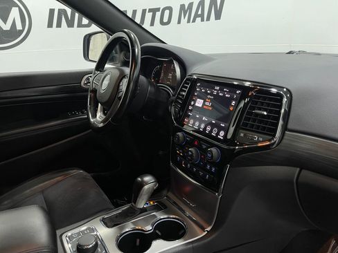 Used 2020 Jeep Grand Cherokee Laredo w/ Quick Order Package 2BN North image 21