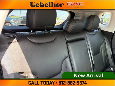 Used 2021 Jeep Compass Limited w/ Sun and Sound Group AWD/4WD image 5