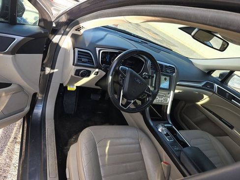 Used 2018 Ford Fusion SE w/ Equipment Group 602A image 7