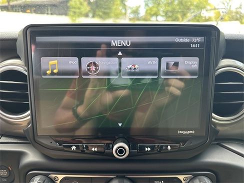 Used 2020 Jeep Gladiator Overland w/ Trailer Tow Package image 24